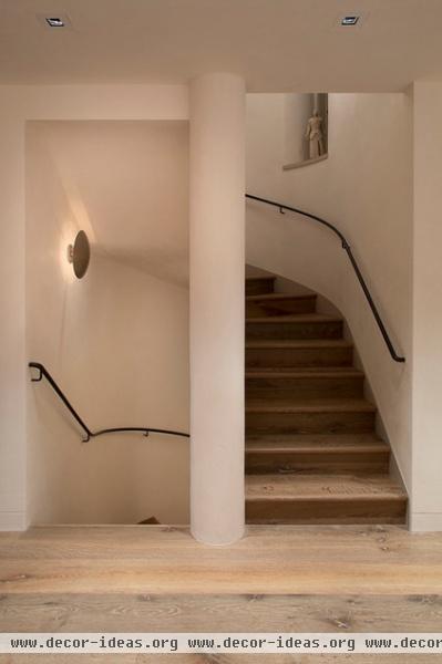 contemporary staircase by Butler Armsden Architects