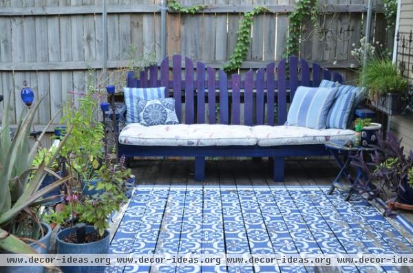 traditional patio by Sarah Greenman