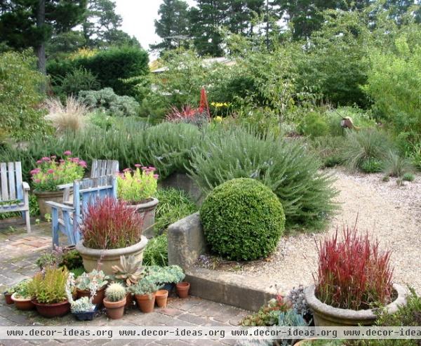 traditional landscape by Arthur Lathouris Garden Designer