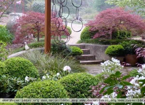 traditional landscape by Arthur Lathouris Garden Designer