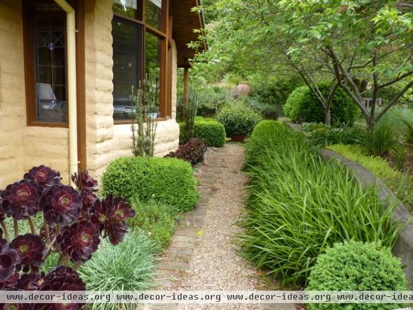 eclectic landscape by Arthur Lathouris Garden Designer