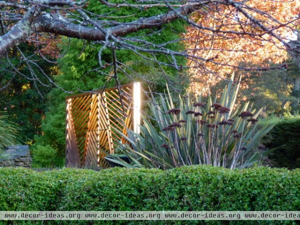 eclectic landscape by Arthur Lathouris Garden Designer