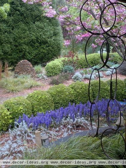 traditional landscape by Arthur Lathouris Garden Designer