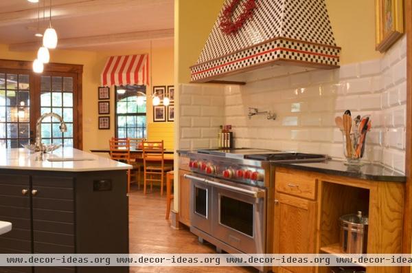 traditional kitchen by Sarah Greenman