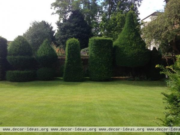 Restoration House, Rochester, England Main lawn with topiary