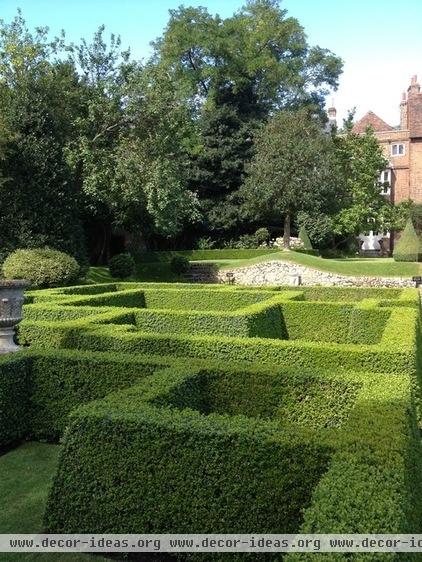 Restoration House, Rochester, England  Topiary parterre