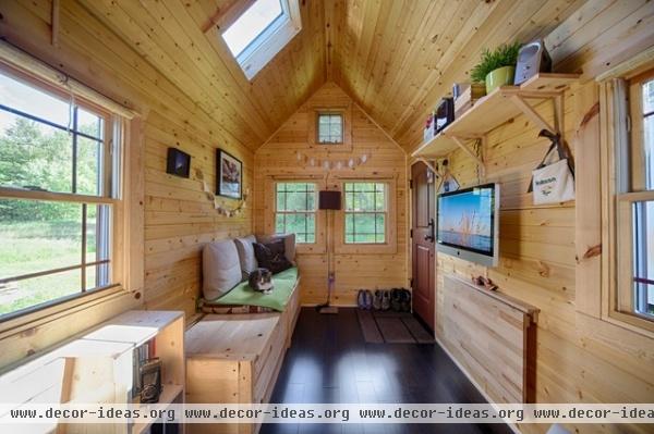 rustic living room by The Tiny Tack House