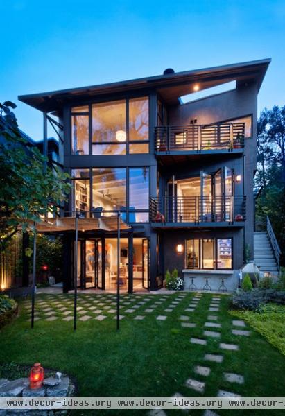 contemporary exterior by Castanes Architects PS