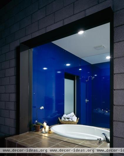 modern bathroom by 180 degrees