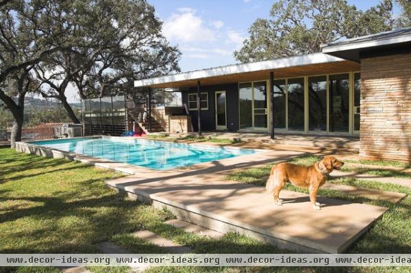 midcentury pool by Tom Hurt Architecture