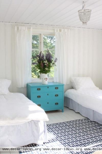 rustic bedroom by Jill Sorensen