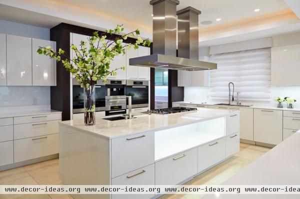 contemporary kitchen by Alvarez Homes