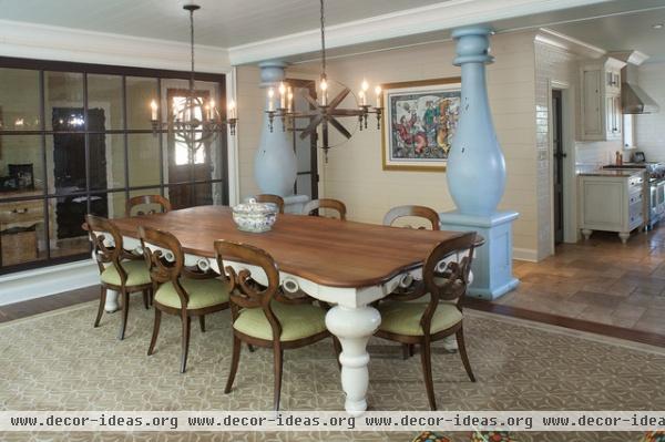 traditional dining room by Mullet Cabinet