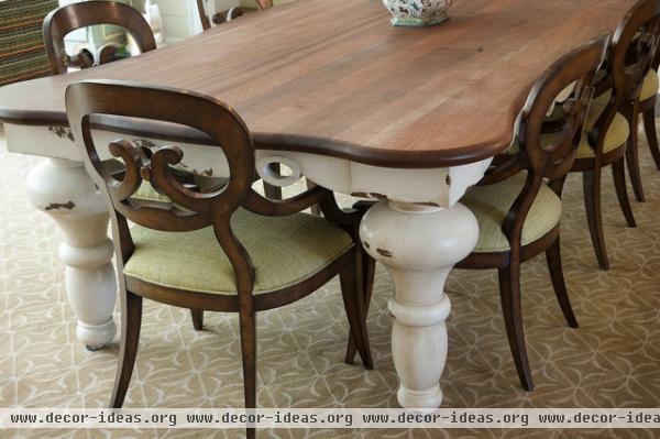 traditional dining room by Mullet Cabinet