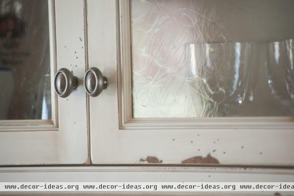 traditional kitchen by Mullet Cabinet