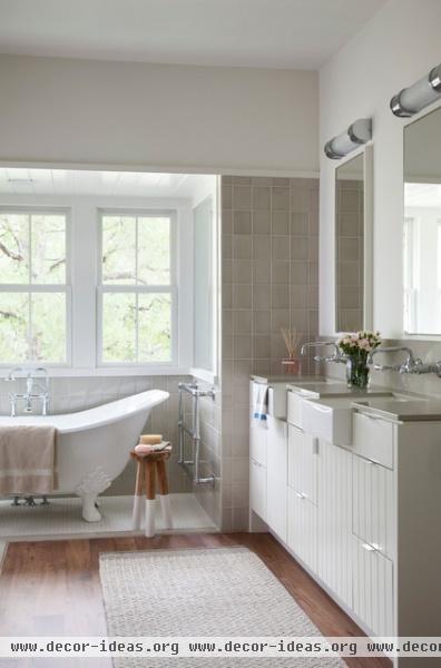 farmhouse bathroom by Tim Cuppett Architects