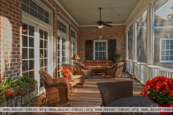 traditional porch by Suiter Construction Company, Inc.