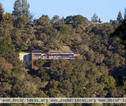 modern exterior Nature Nurtured: Kentfield House by Turnbull Griffin Haesloop