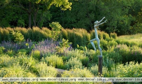 contemporary landscape by Adam Woodruff + Associates, Garden Artisans