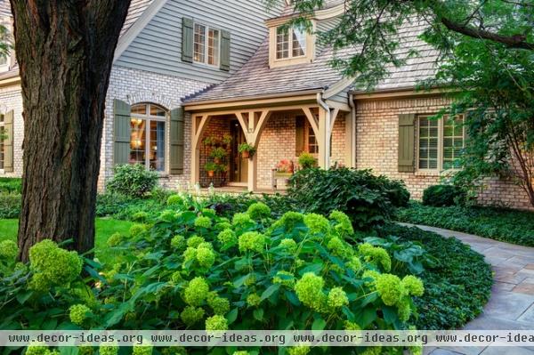 traditional landscape by Hursthouse Landscape Architects and Contractors