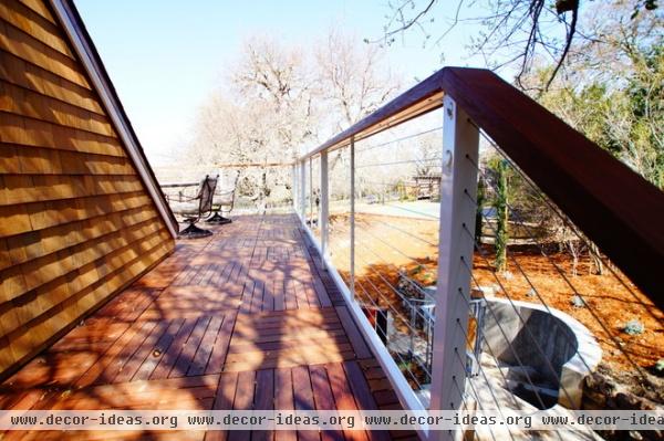 modern patio by Cairn Construction Inc.