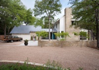 Houzz Tour: Unplugging From High Tech in a Texas Farmhouse