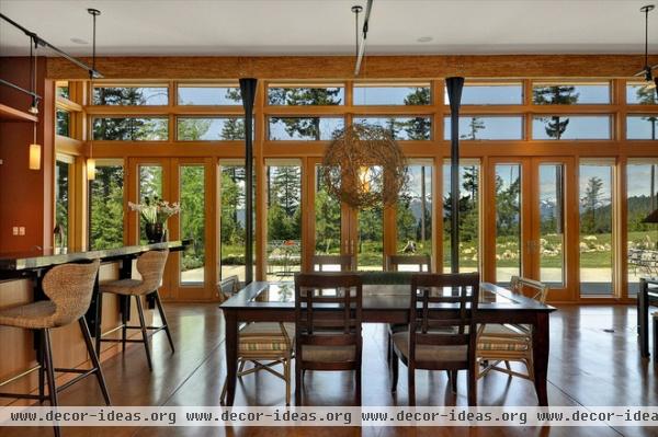 modern dining room by Mohler + Ghillino Architects