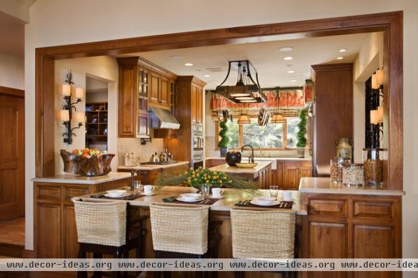 traditional kitchen by Harte Brownlee & Associates Interior Design