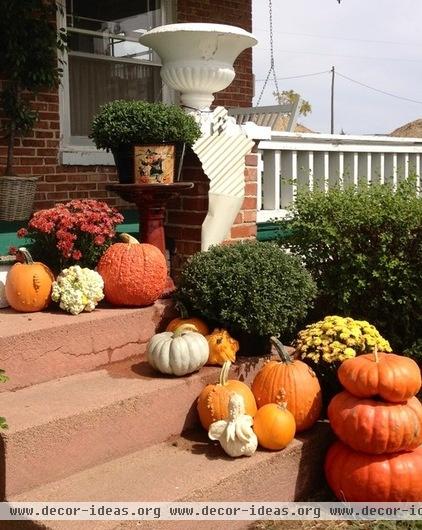 Houzzer's Halloween Decor