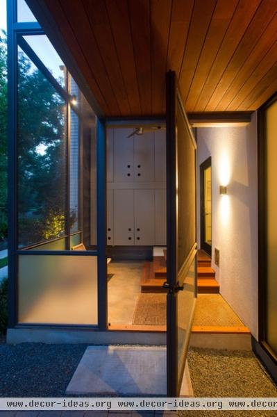 modern porch by Hugh Jefferson Randolph Architects