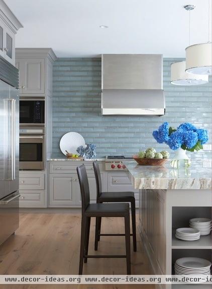 beach style kitchen by threshold interiors