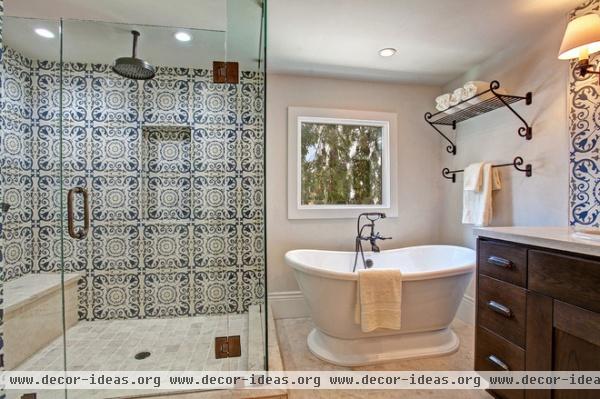 traditional bathroom by American Coastal Properties