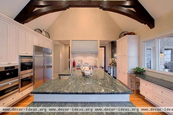 traditional kitchen by Gander Builders