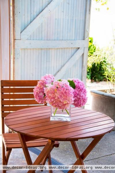 contemporary patio by Beth Dana Design