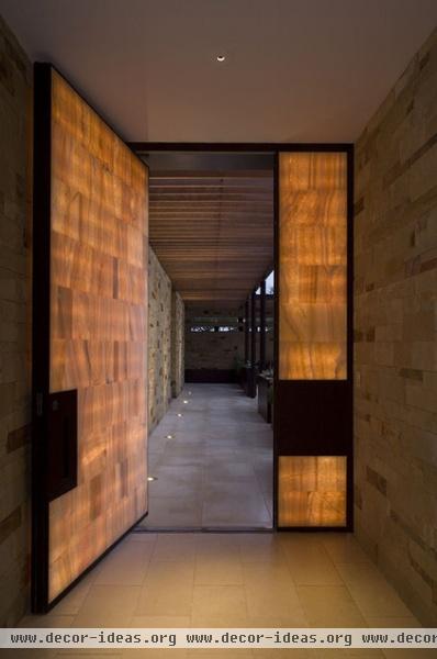 contemporary entry by Dick Clark + Associates