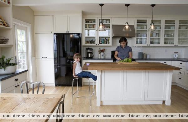 traditional kitchen by Boor Bridges Architecture