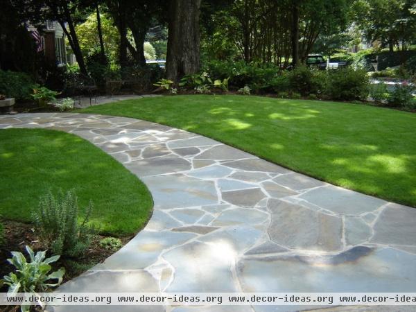 traditional landscape by Botanica Atlanta | Landscape Design-Build-Maintain