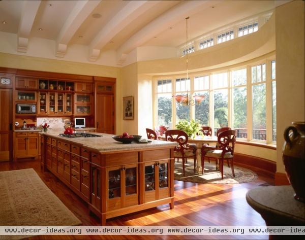 traditional kitchen by TEA2 Architects