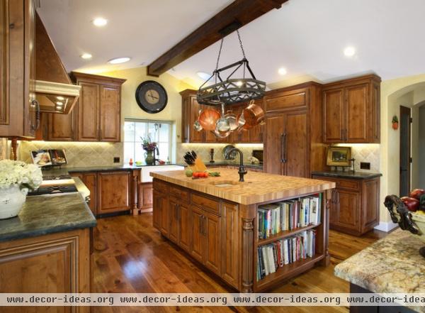 traditional kitchen by Precision Cabinets & Trim