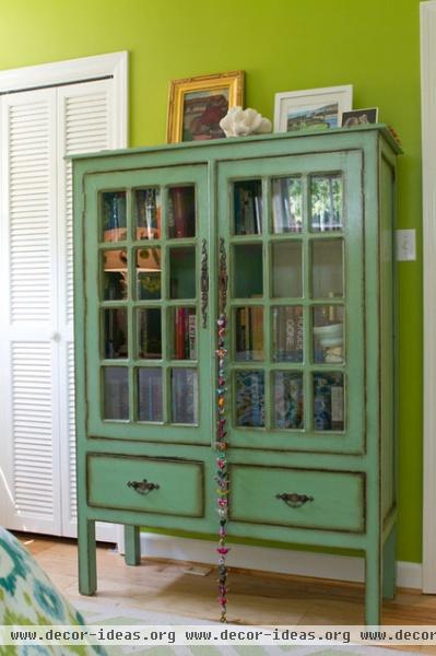 beach style bedroom by Charmean Neithart Interiors, LLC.