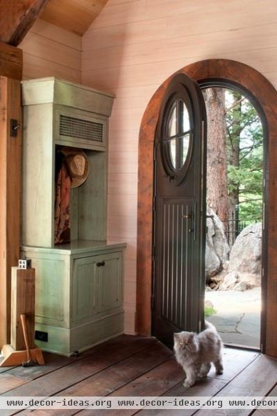 rustic entry by TKP Architects pc