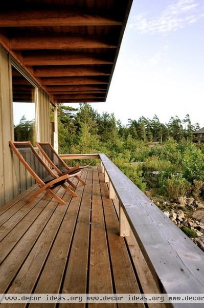 traditional deck by Owen Landscape Architect