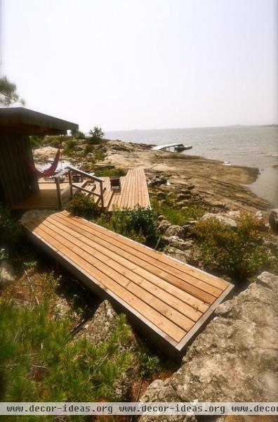 contemporary deck by Owen Landscape Architect