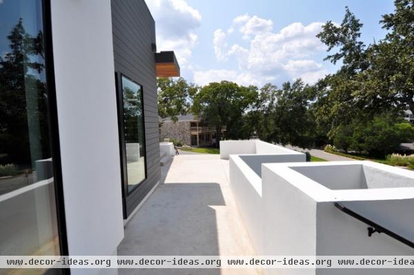 contemporary patio by ísARK Studio