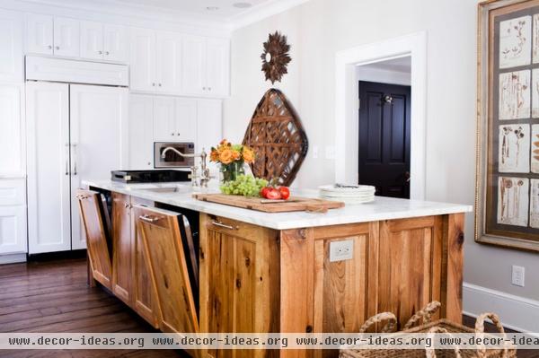 traditional kitchen by TerraCotta Properties