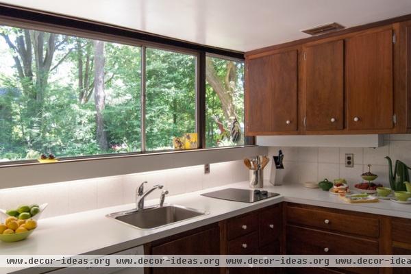 midcentury kitchen by Adrienne DeRosa