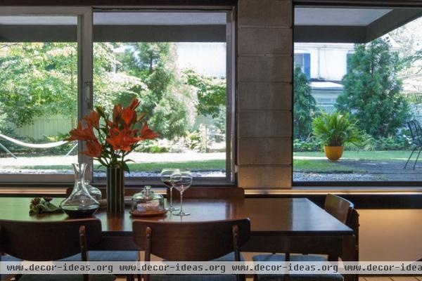 midcentury dining room by Adrienne DeRosa