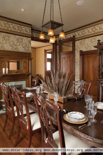 traditional dining room by Volz O'Connell Hutson