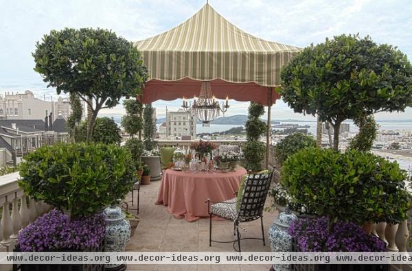 traditional patio by Alex Amend Photography