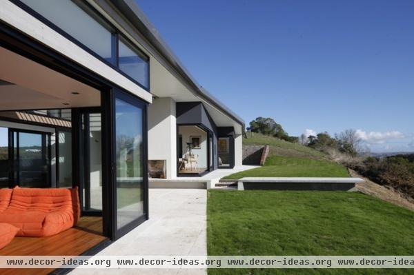 modern exterior by Daniel Marshall Architect